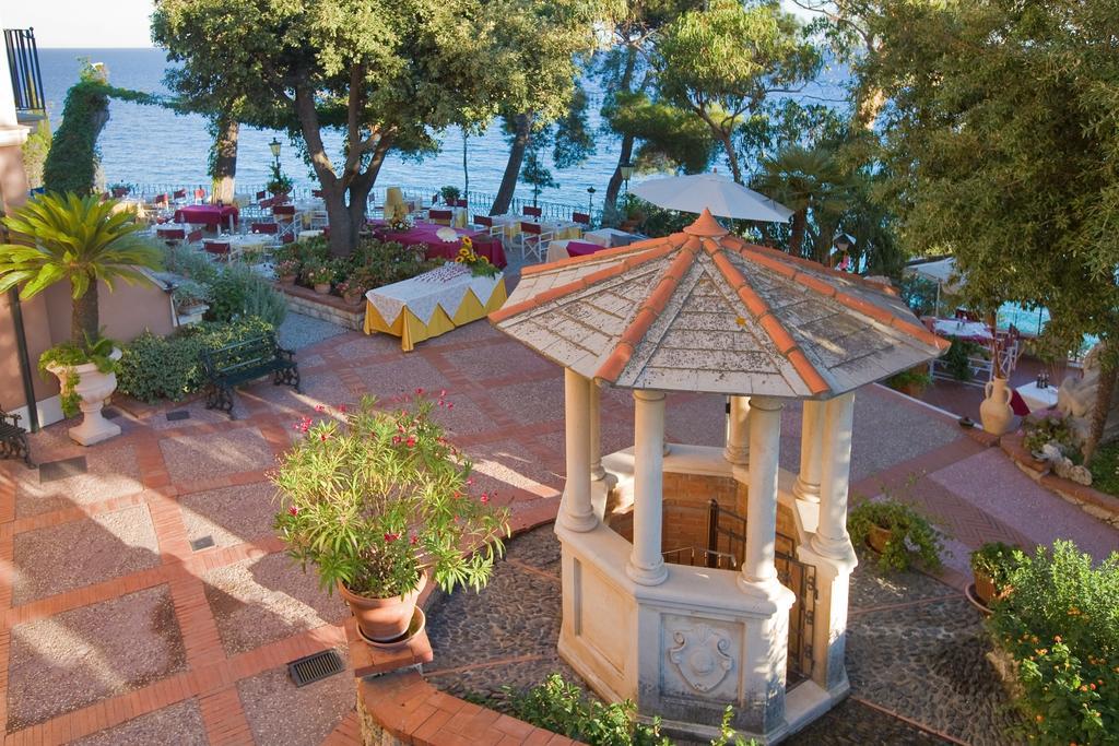 Hotel Punta Est Finale Ligure Exteriör bild